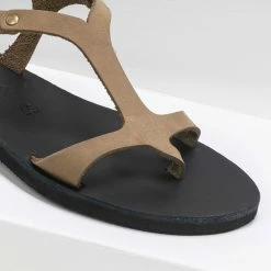 IRIS Basic δερμάτινα ίσια πέδιλα - Λαδί 8 IRIS Basic δερμάτινα ίσια πέδιλα - Λαδί -Σανδάλια κατάστημα basic dermatina isia pedila 90630 n20k