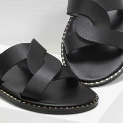 IRIS Σανδάλια δερμάτινα φλατ με περαστές φάσες - Μαύρο -Σανδάλια κατάστημα dermatina flat sandalia me perastes fases 91022 9mdz