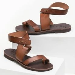 IRIS Πέδιλα δερμάτινα ίσια με ιδιαίτερο κούμπωμα - Καφέ 13 IRIS Πέδιλα δερμάτινα ίσια με ιδιαίτερο κούμπωμα - Καφέ -Σανδάλια κατάστημα dermatina isia pedila me idiaitero koumpwma 91019 mwmt