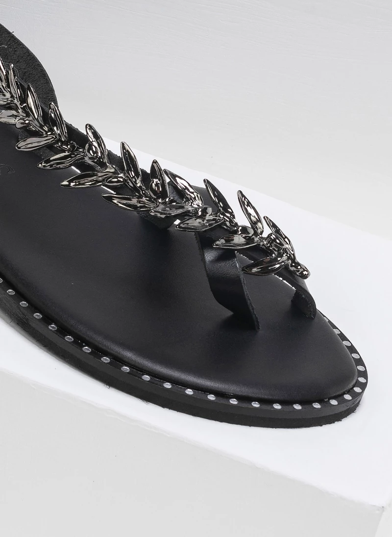 IRIS Πέδιλα δερμάτινα ίσια με σχέδιο φύλλα ελιάς - Μαύρο 5 IRIS Πέδιλα δερμάτινα ίσια με σχέδιο φύλλα ελιάς - Μαύρο - Image 3