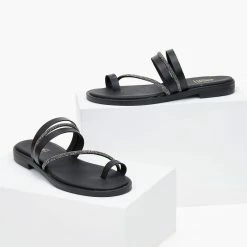 The Fashion Project Σανδάλια δερμάτινα Estil με Strass και λουράκια - Μαύρο 12 The Fashion Project Σανδάλια δερμάτινα Estil με Strass και λουράκια - Μαύρο -Σανδάλια κατάστημα dermatina sandalia estil me strass kai lourakia 100813 8jhr