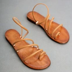 IRIS Σανδάλια δερμάτινα με λεπτά λουράκια - Ταμπά -Σανδάλια κατάστημα dermatina sandalia me lepta lourakia 93397 ujrs