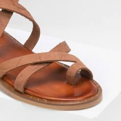 Πέδιλα δερμάτινα Estil φλατ με χιαστί λουράκια - Ταμπά 11 Πέδιλα δερμάτινα Estil φλατ με χιαστί λουράκια - Ταμπά -Σανδάλια κατάστημα estil dermatina flat pedila me xiasti lourakia 91157 n0lk