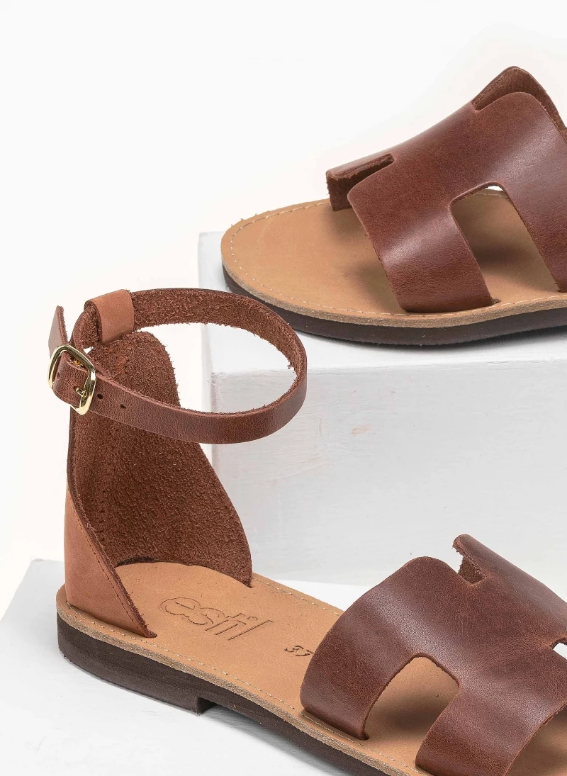 Πέδιλα Estil δερμάτινα ίσια με κλειστή φτέρνα - Ταμπά 4 Πέδιλα Estil δερμάτινα ίσια με κλειστή φτέρνα - Ταμπά - Image 2