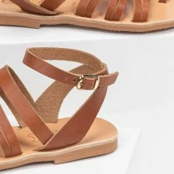 Estil δερμάτινα ίσια πέδιλα με λεπτά λουράκια - Ταμπά 9 Estil δερμάτινα ίσια πέδιλα με λεπτά λουράκια - Ταμπά -Σανδάλια κατάστημα estil dermatina isia pedila me lepta lourakia 92585 79cl