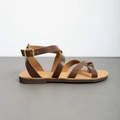 Πέδιλα δερμάτινα Estil με χιαστί σχέδιο - Καφέ 10 Πέδιλα δερμάτινα Estil με χιαστί σχέδιο - Καφέ -Σανδάλια κατάστημα estil dermatina isia pedila me xiasti sxedio 93565 coaf