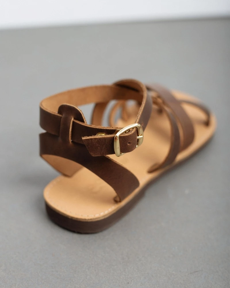 Πέδιλα δερμάτινα Estil με χιαστί σχέδιο - Καφέ 7 Πέδιλα δερμάτινα Estil με χιαστί σχέδιο - Καφέ - Image 5