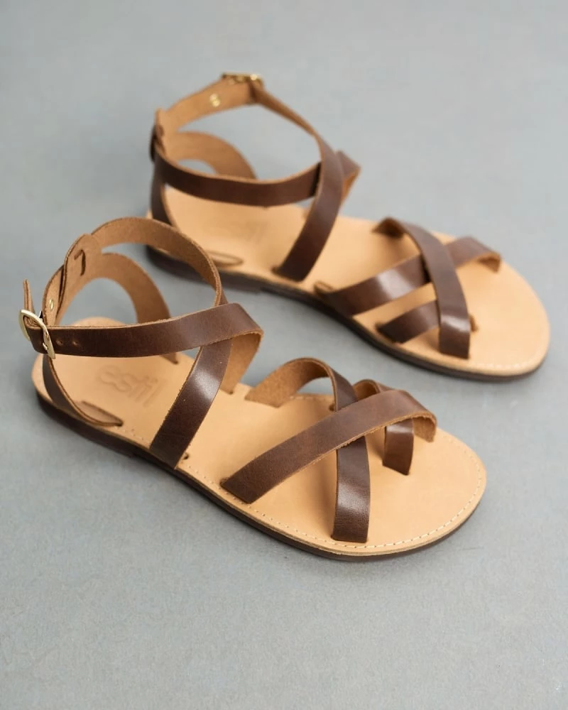 Πέδιλα δερμάτινα Estil με χιαστί σχέδιο - Καφέ 3 Πέδιλα δερμάτινα Estil με χιαστί σχέδιο - Καφέ