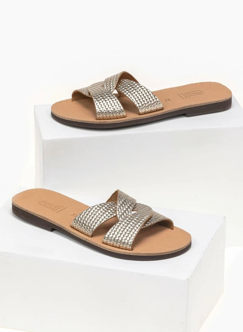 Σανδάλια Estil δερμάτινα με σχέδιο ψάθα - Χρυσό 3 Σανδάλια Estil δερμάτινα με σχέδιο ψάθα - Χρυσό