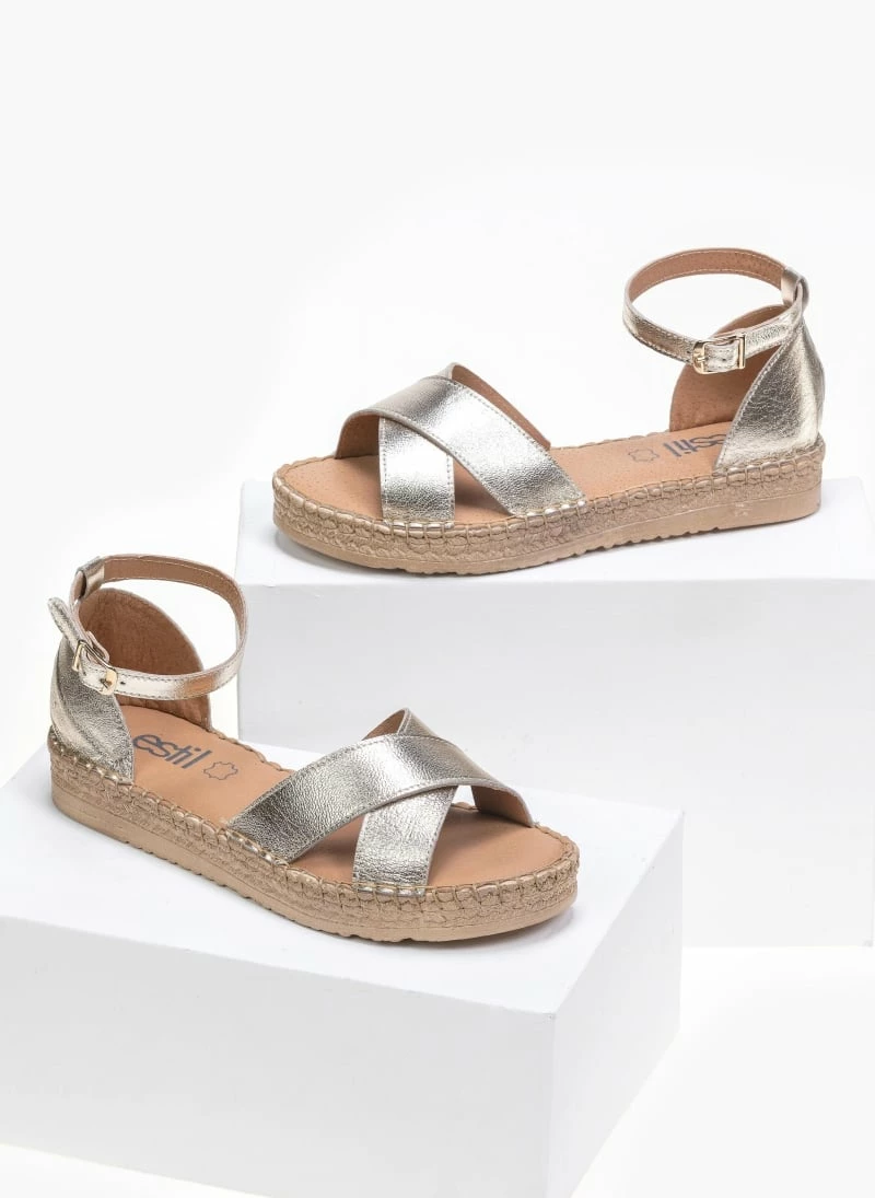 Σανδάλια Estil δερμάτινα με χιαστί φάσες - Χρυσό 3 Σανδάλια Estil δερμάτινα με χιαστί φάσες - Χρυσό