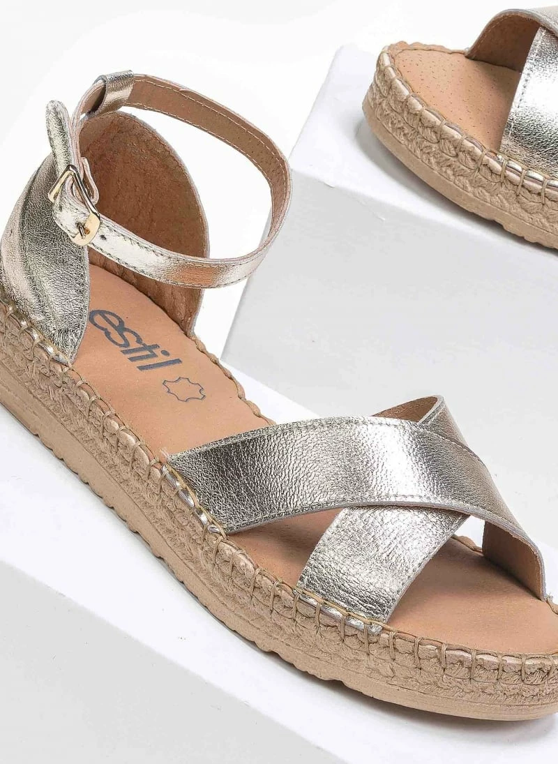 Σανδάλια Estil δερμάτινα με χιαστί φάσες - Χρυσό 5 Σανδάλια Estil δερμάτινα με χιαστί φάσες - Χρυσό - Image 3