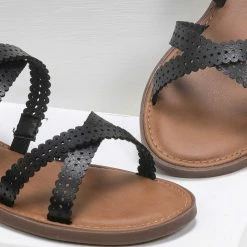 Πέδιλα φλατ με Laser Cut σχέδιο Refresh 72658 - Μαύρο 8 Πέδιλα φλατ με Laser Cut σχέδιο Refresh 72658 - Μαύρο -Σανδάλια κατάστημα flat pedila me laser cut sxedio refresh 72658 90365 ukmi
