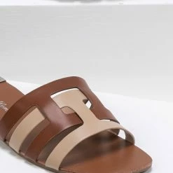 The Fashion Project Σανδάλια φλατ με μέταλλο στη φτέρνα - Μπεζ -Σανδάλια κατάστημα flat sandalia me metallo sti fterna 90274 n0yy