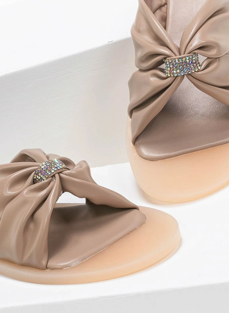 The Fashion Project Σανδάλια φλατ με Strass διακοσμητικό - Μπεζ 5 The Fashion Project Σανδάλια φλατ με Strass διακοσμητικό - Μπεζ - Image 3