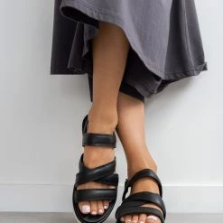 Flatform δερμάτινα πέδιλα CARMELA 68418 - Μαύρο -Σανδάλια κατάστημα flatform dermatina pedila carmela 68418 101706 iakm