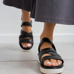 Flatform δερμάτινα πέδιλα CARMELA 68418 - Μαύρο -Σανδάλια κατάστημα flatform dermatina pedila carmela 68418 101706 k61h