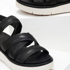 Flatform δερμάτινα πέδιλα CARMELA 68418 - Μαύρο -Σανδάλια κατάστημα flatform dermatina pedila carmela 68418 101706 so3x