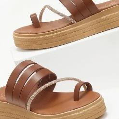 Flatforms δερμάτινα TFP με λοξό Strass λουράκι - Ταμπά 9 Flatforms δερμάτινα TFP με λοξό Strass λουράκι - Ταμπά -Σανδάλια κατάστημα flatforms dermatina tfp me lokso strass louraki 105602 9tu4