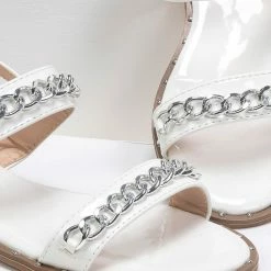 The Fashion Project Πέδιλα λουστρίνι φλατ με αλυσίδα - Λευκό 8 The Fashion Project Πέδιλα λουστρίνι φλατ με αλυσίδα - Λευκό -Σανδάλια κατάστημα loustrini flat pedila me alusida 90286 gmt8