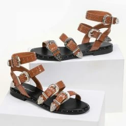 The Fashion Project Πέδιλα ίσια λουστρίνι με έντονες αγκράφες - Ταμπά