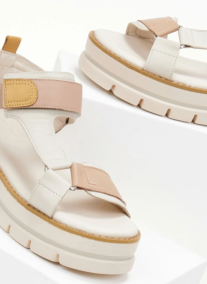 Πέδιλα δερμάτινα με Velcro CARMELA 68543 - Πάγου 4 Πέδιλα δερμάτινα με Velcro CARMELA 68543 - Πάγου - Image 2