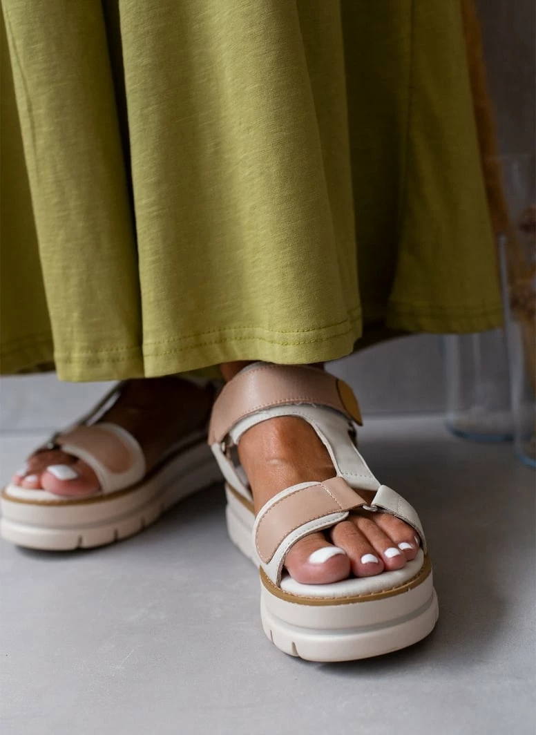 Πέδιλα δερμάτινα με Velcro CARMELA 68543 - Πάγου 6 Πέδιλα δερμάτινα με Velcro CARMELA 68543 - Πάγου - Image 4