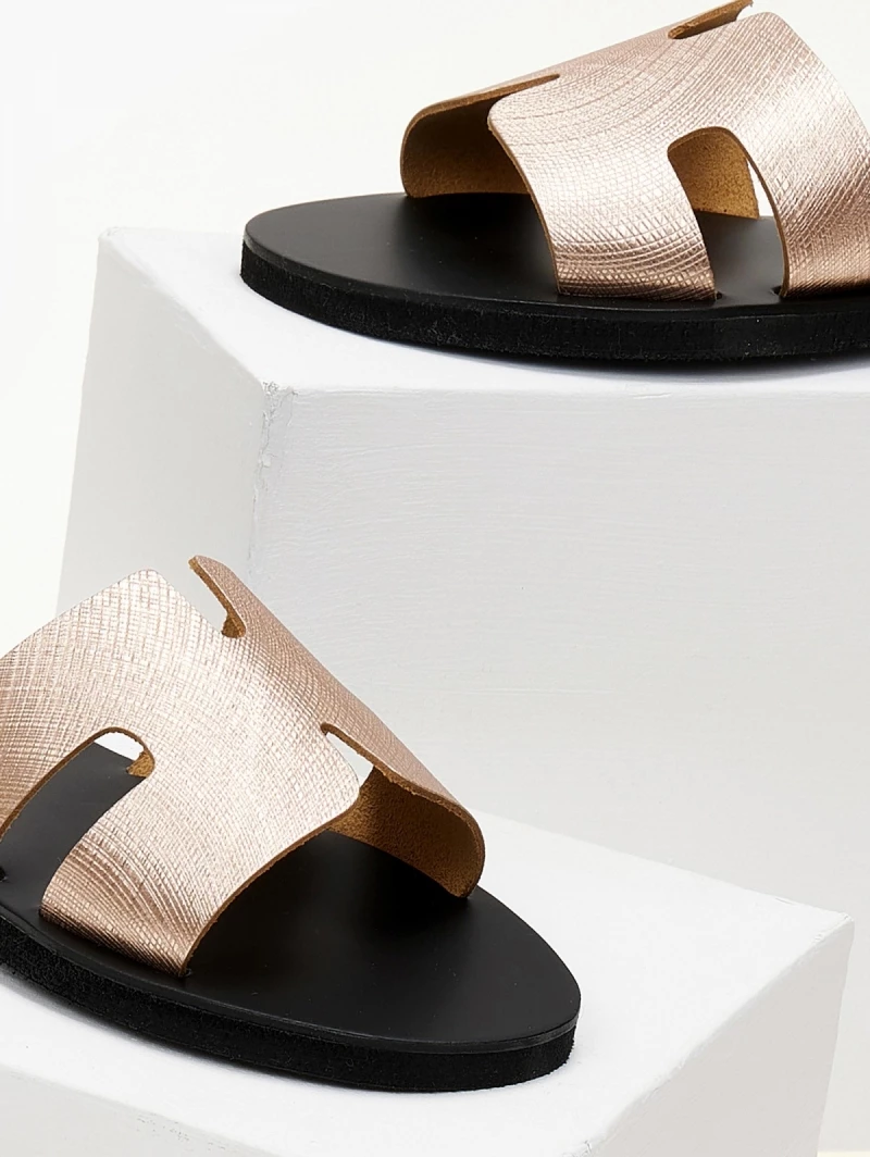 Σανδάλια δερμάτινα ESTIL με ανάγλυφο Pattern - Χαλκός 4 Σανδάλια δερμάτινα ESTIL με ανάγλυφο Pattern - Χαλκός - Image 2