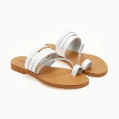 Σανδάλια δερμάτινα ESTIL με λοξό Strass λουράκι - Λευκό -Σανδάλια κατάστημα sandalia dermatina estil me lokso strass louraki 105450 0fxg
