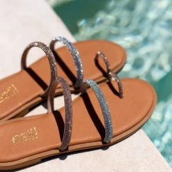 Σανδάλια δερμάτινα ESTIL με Strass και διχρωμία - Ασημί 16 Σανδάλια δερμάτινα ESTIL με Strass και διχρωμία - Ασημί -Σανδάλια κατάστημα sandalia dermatina estil me strass kai dixrwmia 105362 efyw