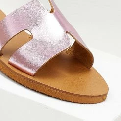 Σανδάλια δερμάτινα ESTIL σε μεταλλικά χρώματα - Ροζ 10 Σανδάλια δερμάτινα ESTIL σε μεταλλικά χρώματα - Ροζ -Σανδάλια κατάστημα sandalia dermatina estil se metallika xrwmata 105379 12j3