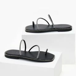 Σανδάλια δερμάτινα IRIS με διακριτικά Strass - Μαύρο 10 Σανδάλια δερμάτινα IRIS με διακριτικά Strass - Μαύρο -Σανδάλια κατάστημα sandalia dermatina iris me diakritika strass 104006 k1co