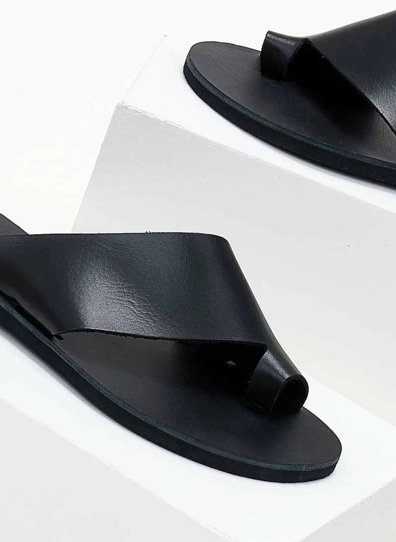 Σανδάλια δερμάτινα IRIS με λοξή φάσα - Μαύρο 5 Σανδάλια δερμάτινα IRIS με λοξή φάσα - Μαύρο - Image 3