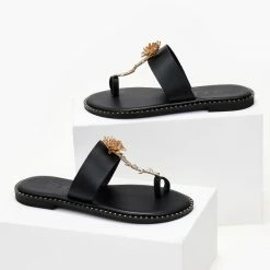 Σανδάλια δερμάτινα IRIS με λουλούδι - Μαύρο -Σανδάλια κατάστημα sandalia dermatina iris me louloudi 103845 ig0k