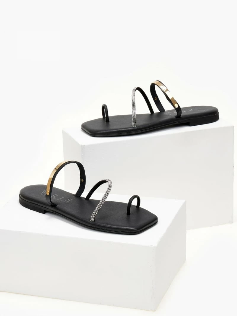 Σανδάλια δερμάτινα IRIS με μεταλλική λεπτομέρεια - Μαύρο 3 Σανδάλια δερμάτινα IRIS με μεταλλική λεπτομέρεια - Μαύρο