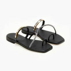 Σανδάλια δερμάτινα IRIS με μεταλλική λεπτομέρεια - Μαύρο 8 Σανδάλια δερμάτινα IRIS με μεταλλική λεπτομέρεια - Μαύρο -Σανδάλια κατάστημα sandalia dermatina iris me metalliki leptomereia 105385 p3bb