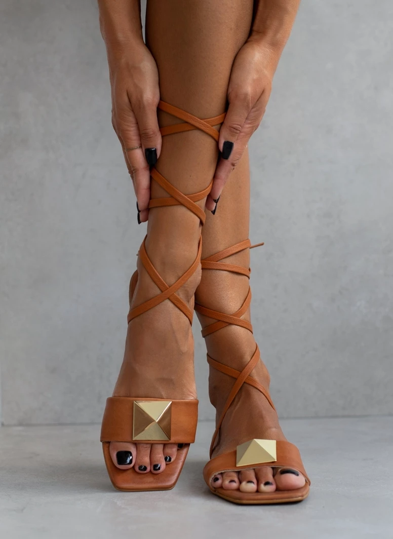 Σανδάλια δερμάτινα IRIS με Oversize τρουκ - Ταμπά 3 Σανδάλια δερμάτινα IRIS με Oversize τρουκ - Ταμπά