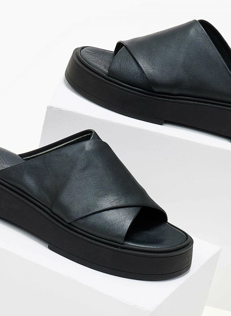 Σανδάλια δερμάτινα IRIS με χιαστί φάσες - Μαύρο 8 Σανδάλια δερμάτινα IRIS με χιαστί φάσες - Μαύρο - Image 6