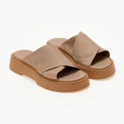 Σανδάλια δερμάτινα IRIS με χιαστί φάσες - Μπεζ -Σανδάλια κατάστημα sandalia dermatina iris me xiasti fases 104730 mixm