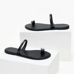 IRIS Σανδάλια δερμάτινα με Strass στο δάκτυλο - Μαύρο 13 IRIS Σανδάλια δερμάτινα με Strass στο δάκτυλο - Μαύρο -Σανδάλια κατάστημα sandalia dermatina me strass sto daktulo 103998 vbtd