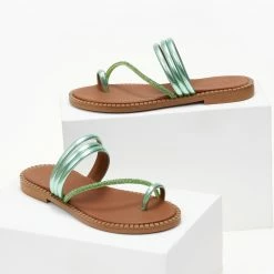 Σανδάλια δερμάτινα TFP με λοξό Strass λουράκι - Πράσινο 10 Σανδάλια δερμάτινα TFP με λοξό Strass λουράκι - Πράσινο -Σανδάλια κατάστημα sandalia dermatina tfp me lokso strass louraki 105317 jozd
