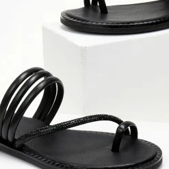 Σανδάλια δερμάτινα TFP με λοξό Strass λουράκι - Μαύρο -Σανδάλια κατάστημα sandalia dermatina tfp me lokso strass louraki 105334 ah28