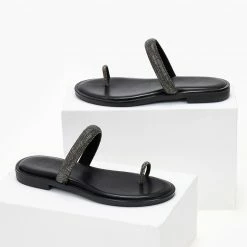 Σανδάλια δερμάτινα TFP με Strass λουράκι - Μαύρο 10 Σανδάλια δερμάτινα TFP με Strass λουράκι - Μαύρο -Σανδάλια κατάστημα sandalia dermatina tfp me strass louraki 104051 bztl