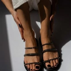 Σανδάλια δερμάτινα TFP με Strass λουράκια - Μαύρο 10 Σανδάλια δερμάτινα TFP με Strass λουράκια - Μαύρο -Σανδάλια κατάστημα sandalia dermatina tfp me strass lourakia 102001 7lwp