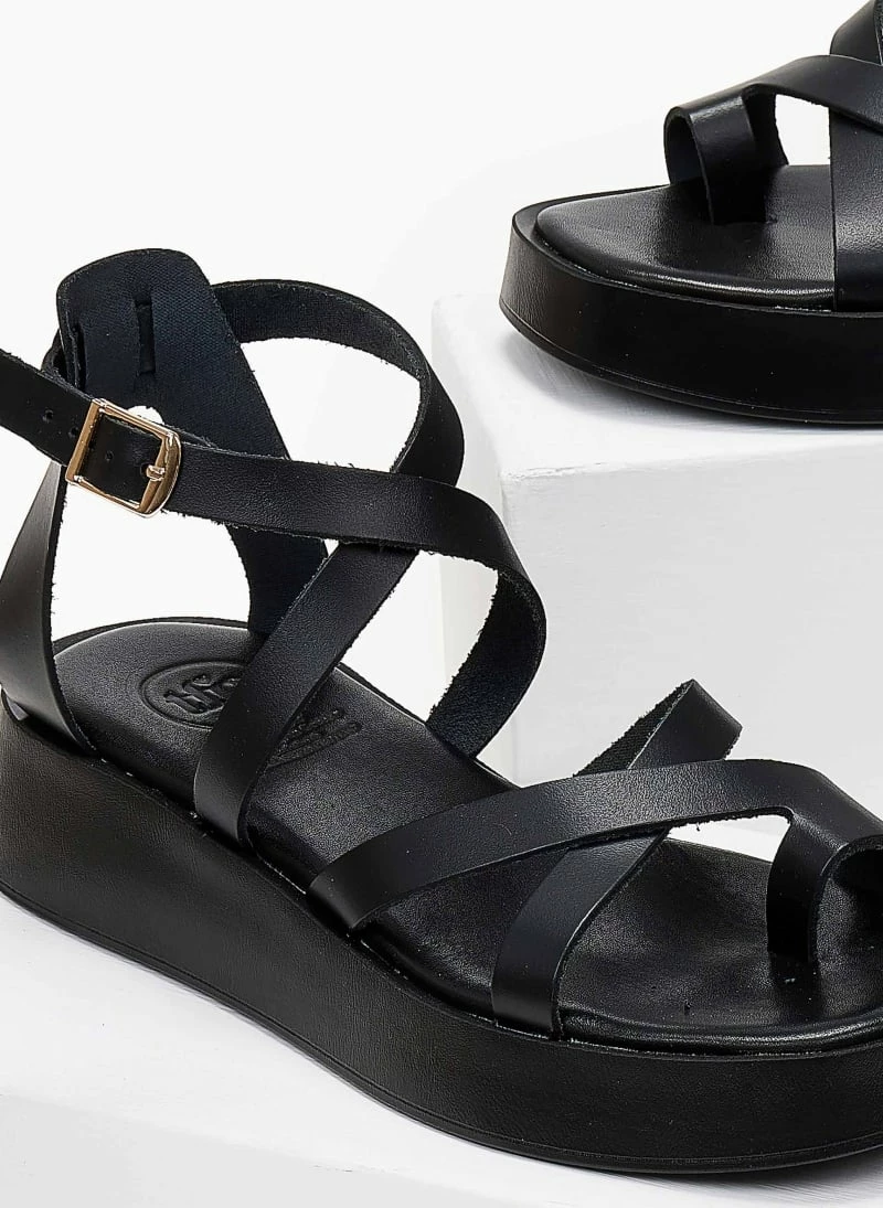 Σανδάλια δερμάτινα TFP με χιαστί δέσιμο - Μαύρο 5 Σανδάλια δερμάτινα TFP με χιαστί δέσιμο - Μαύρο - Image 3
