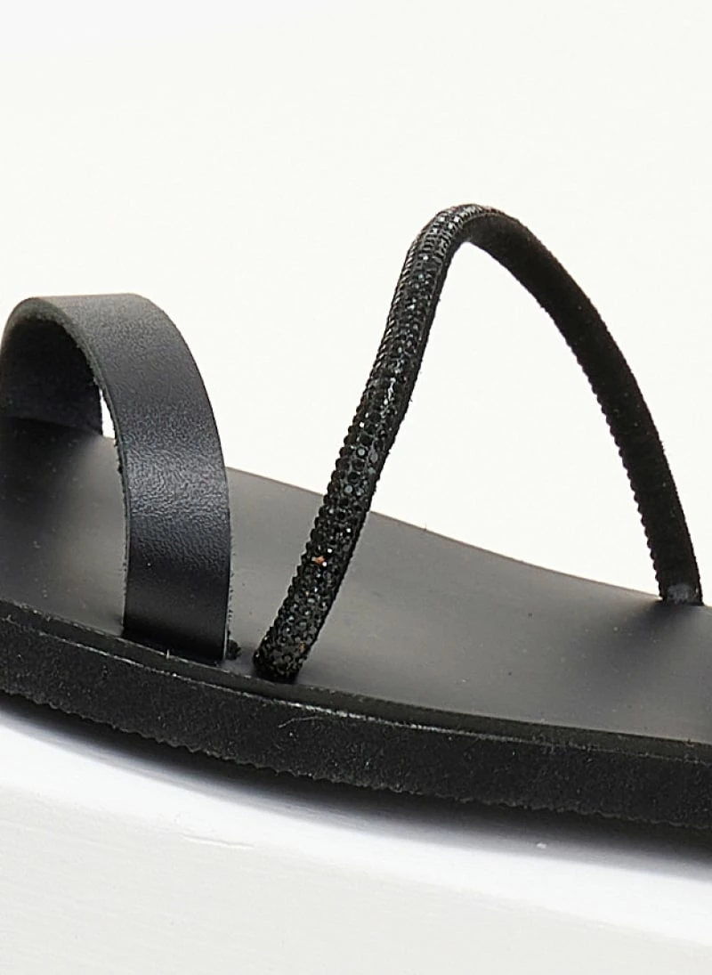 Σανδάλια ESTIL δερμάτινα με λοξό Strass λουράκι - Μαύρο 5 Σανδάλια ESTIL δερμάτινα με λοξό Strass λουράκι - Μαύρο - Image 3