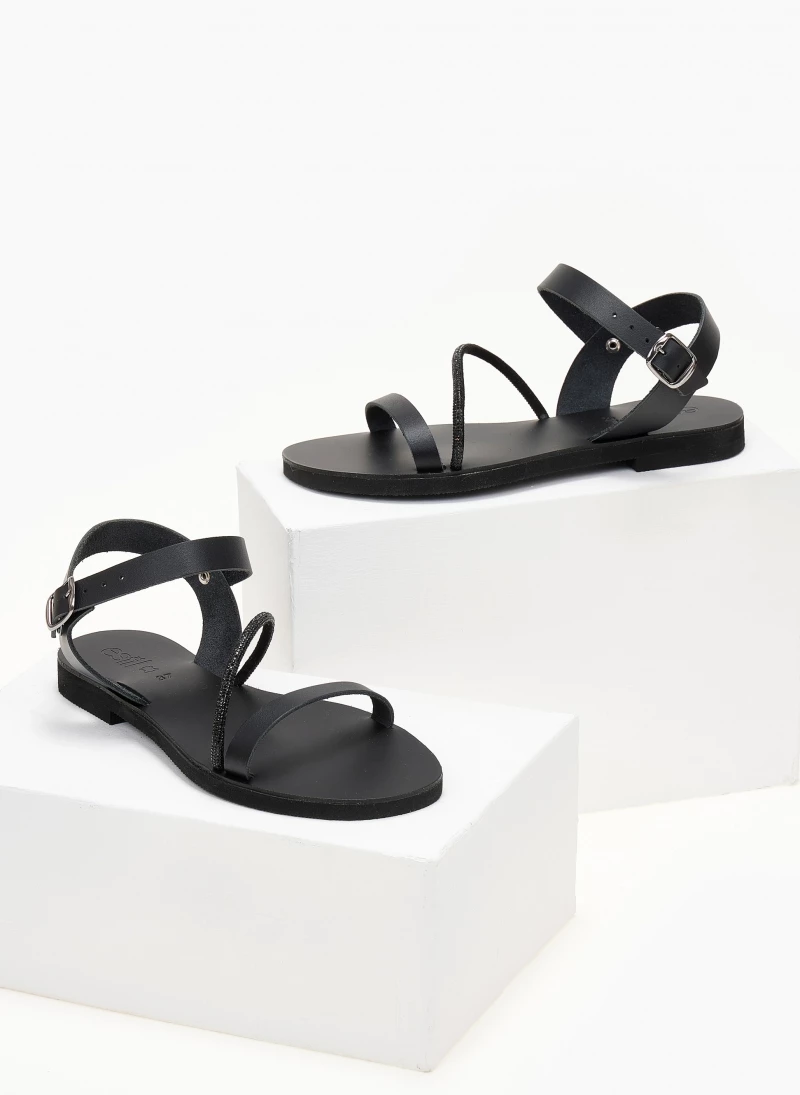 Σανδάλια ESTIL δερμάτινα με λοξό Strass λουράκι - Μαύρο 6 Σανδάλια ESTIL δερμάτινα με λοξό Strass λουράκι - Μαύρο - Image 4