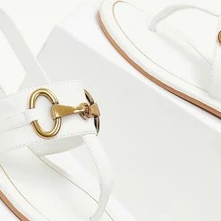 The Fashion Project Σανδάλια με μεταλλικό στοιχείο στη φάσα - Λευκό 13 The Fashion Project Σανδάλια με μεταλλικό στοιχείο στη φάσα - Λευκό -Σανδάλια κατάστημα sandalia me metalliko stoixeio sti fasa 102057 ekdr