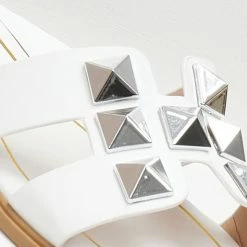 The Fashion Project Σανδάλια με μεταλλιζέ τρουκς - Λευκό -Σανδάλια κατάστημα sandalia me metallize trouks 105221 5vjb