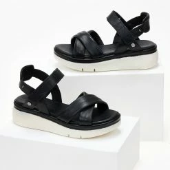 Σανδάλια με Sporty σόλα CARMELA 68596 - Μαύρο -Σανδάλια κατάστημα sandalia me sporty sola carmela 68596 104279 j84i